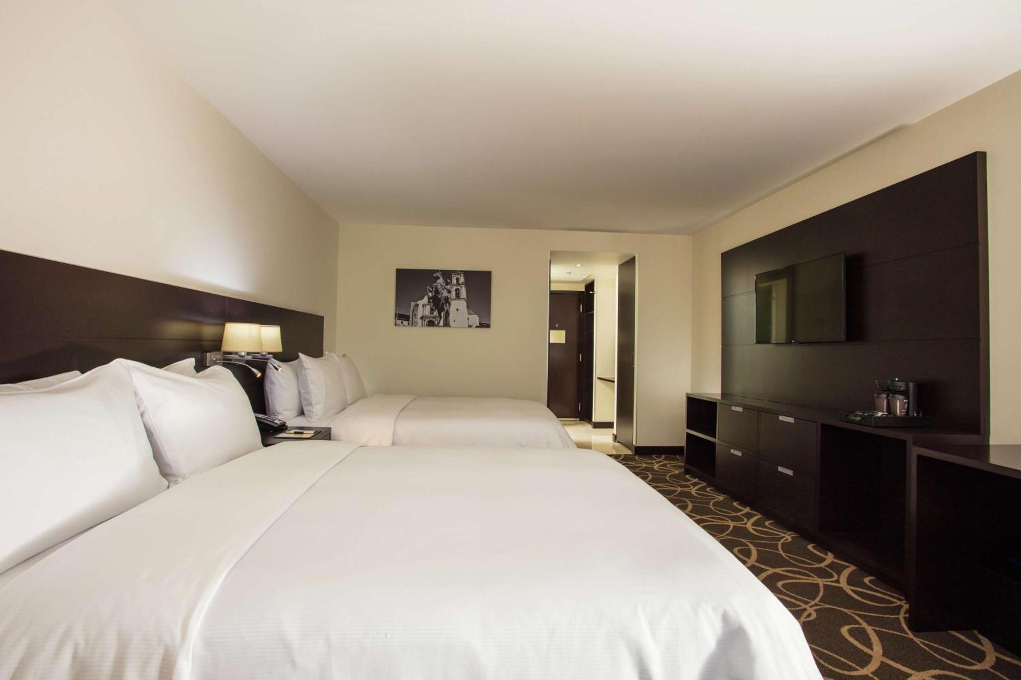 מלון Doubletree By Hilton טולוקה מראה חיצוני תמונה
