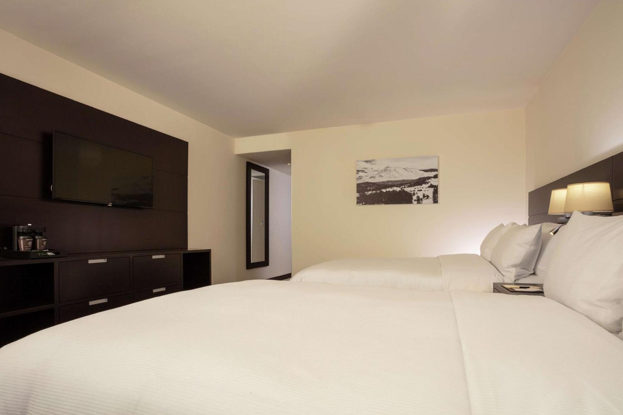 מלון Doubletree By Hilton טולוקה מראה חיצוני תמונה