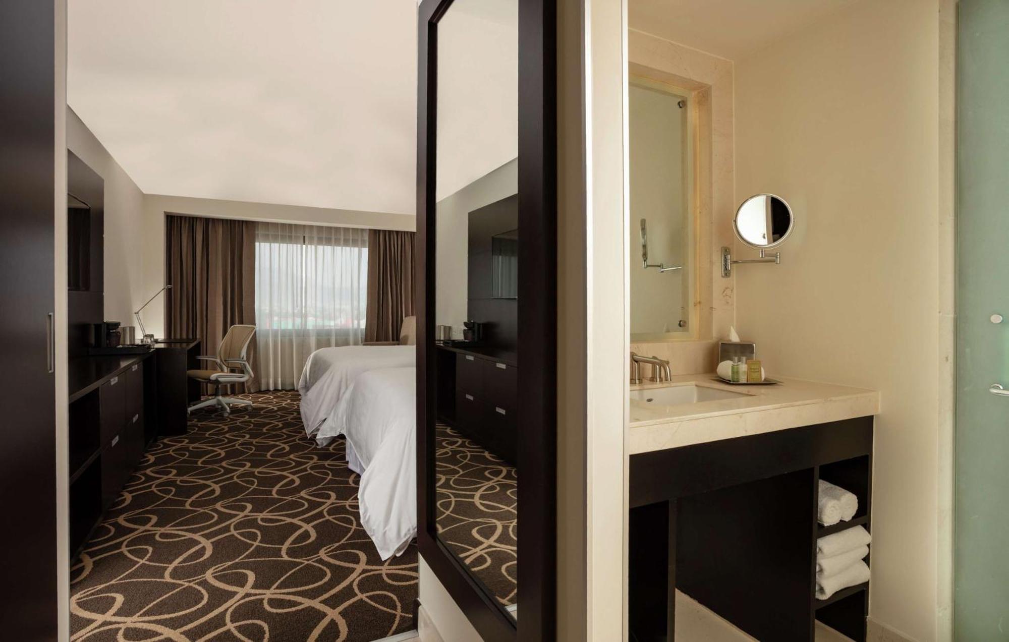 מלון Doubletree By Hilton טולוקה מראה חיצוני תמונה